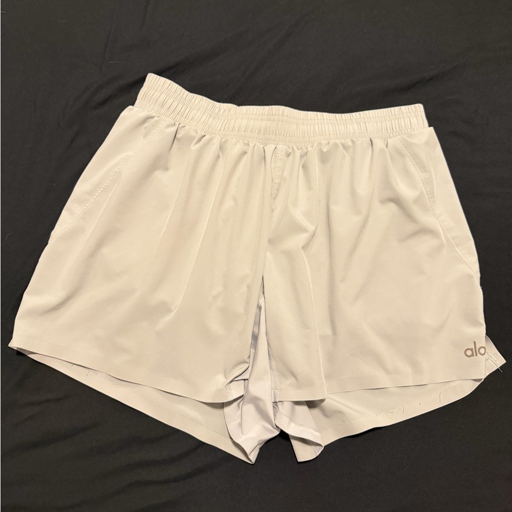 ALO Yoga Adapt 5" Light Gray Athletic Shorts